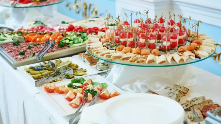 Định nghĩa và vai trò của việc làm F&B: Hướng dẫn chuyên sâu cho người mới bắt đầu
